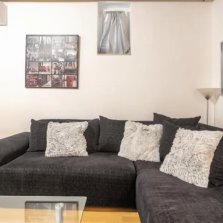 Viktor Apartment *